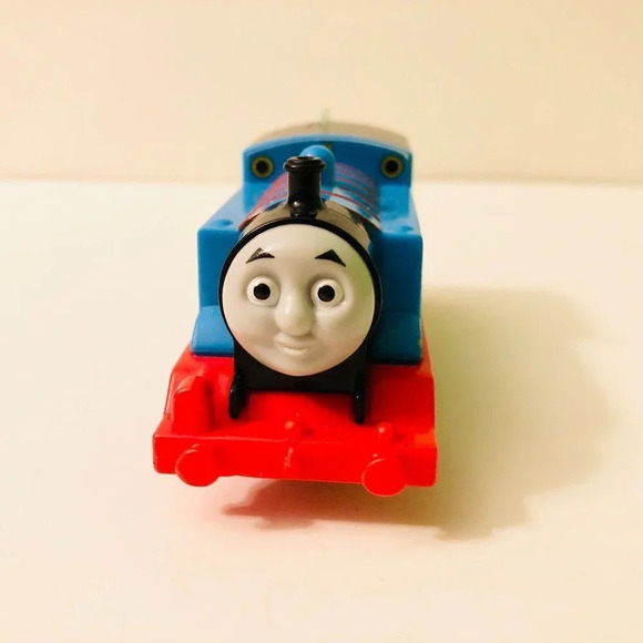 2013 Thomas the Train Trackmaster Engine Motorized - Picture 2 of 12